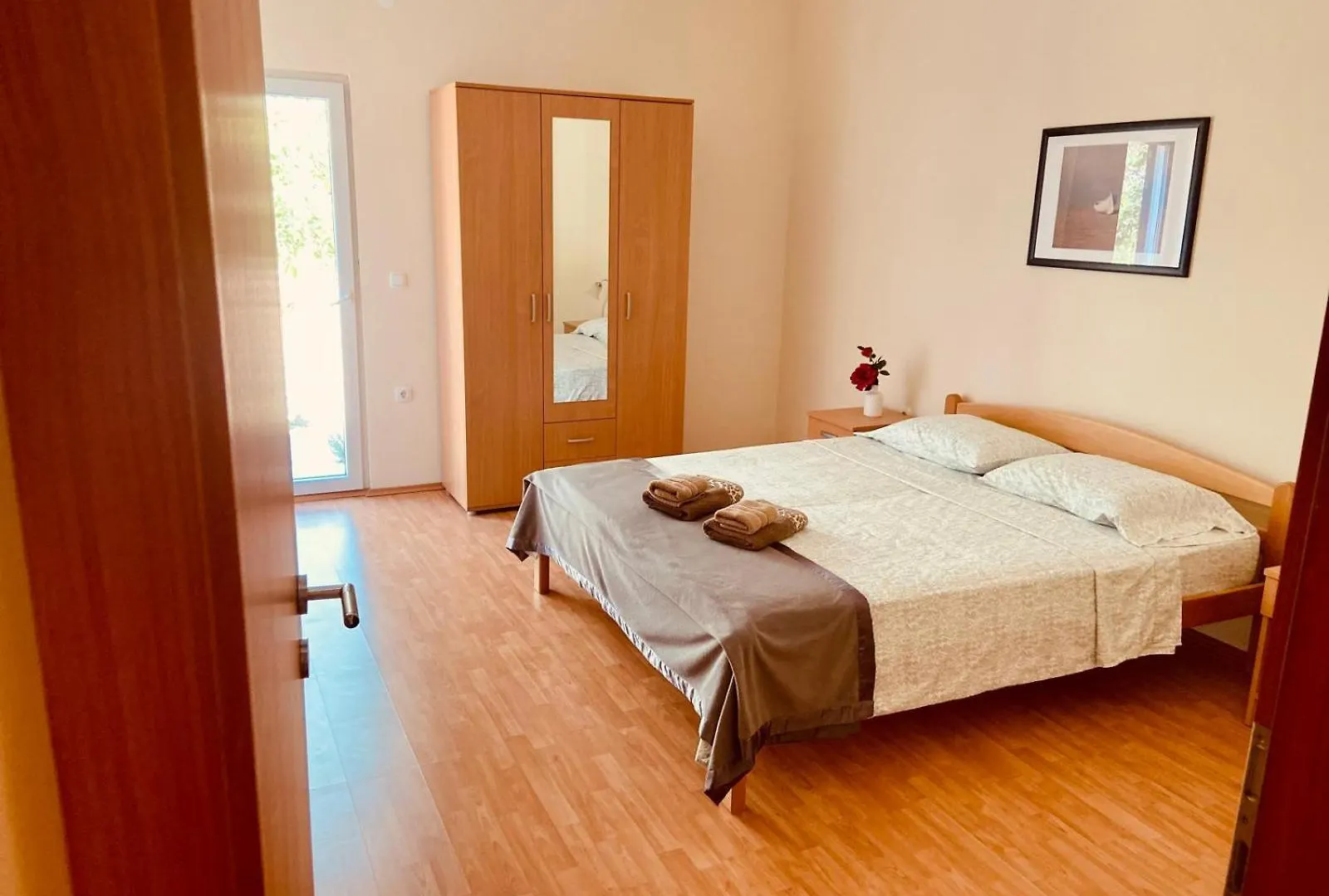 Renatoemilia Spacious Apartment With Courtyard Koromacno
